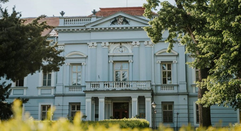 Kaštieľ Mojmírovce