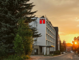 Double Red Cars Museum Hotel*** Brezno